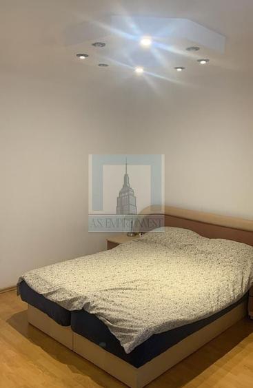 Apartament cu 3 camere decomandat în Schei