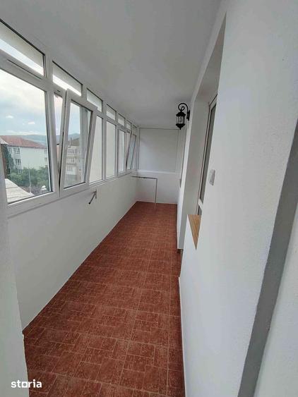 Apartament cu 4 camere decomandat în Cetate