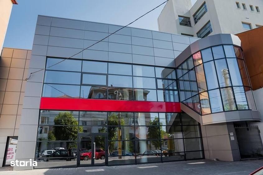 Spațiu comercial, de 1,000 mp, în Delfinariu