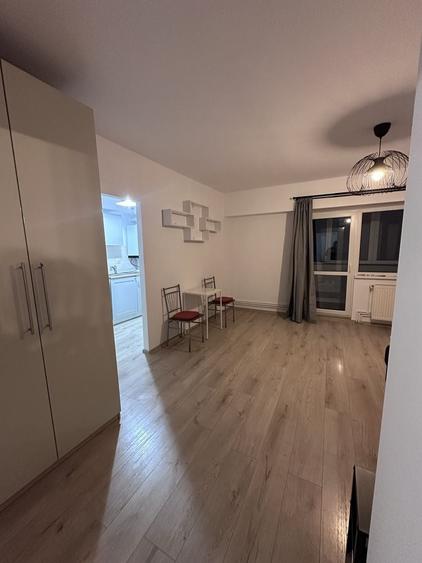 Garsonieră decomandată în Răcădău