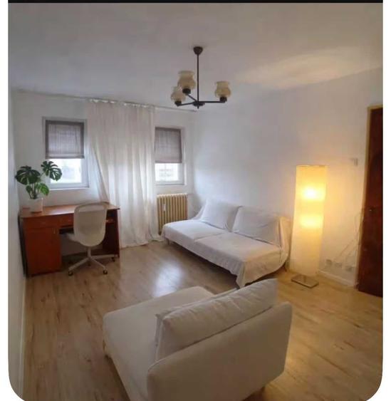 Apartament cu 3 camere semidecomandat în Dristor