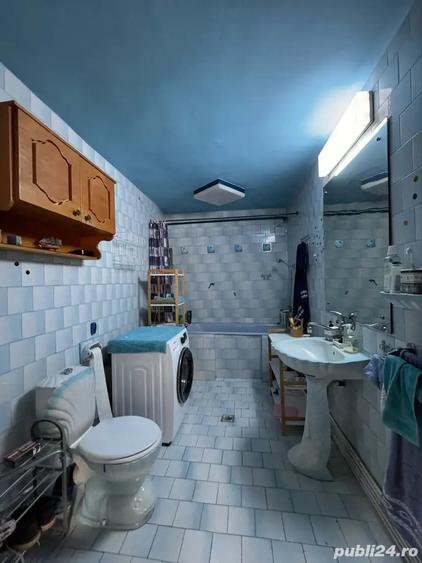 Casă cu 5 camere în Călugareni