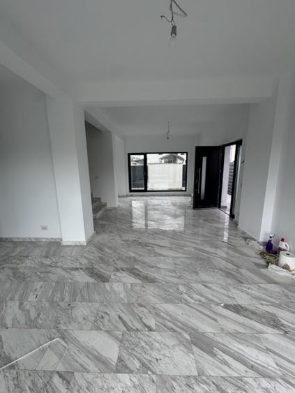 Duplex cu 4 camere cu Canalizare în Albert