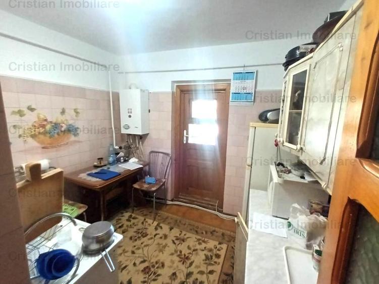 Apartament cu 3 camere decomandat în Barieră