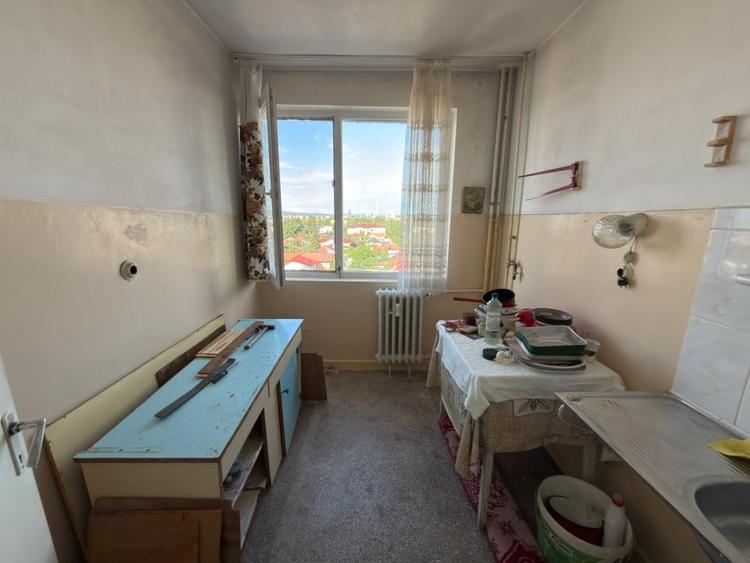 Apartament cu 3 camere semidecomandat în Andrei Mureșanu