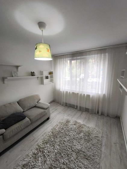 Apartament cu 3 camere semidecomandat în Ultracentral