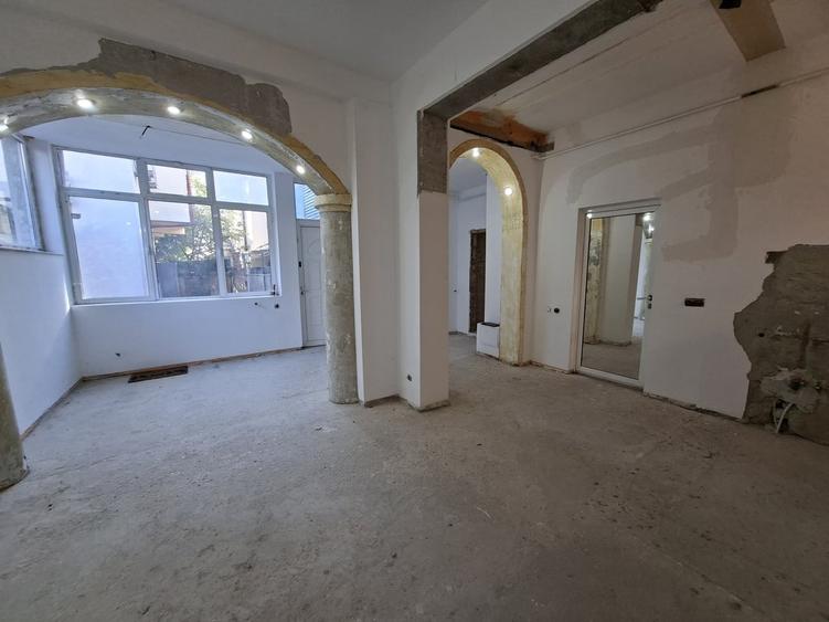 Casă cu 4 camere cu Teren 145 Mp în Unirii