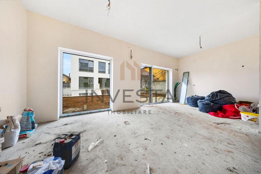 Duplex cu 5 camere cu Canalizare în Andrei Mureșanu