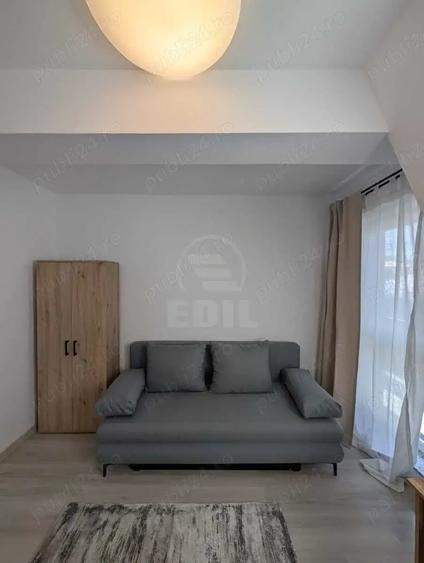 Apartament cu 3 camere semidecomandat în Florești