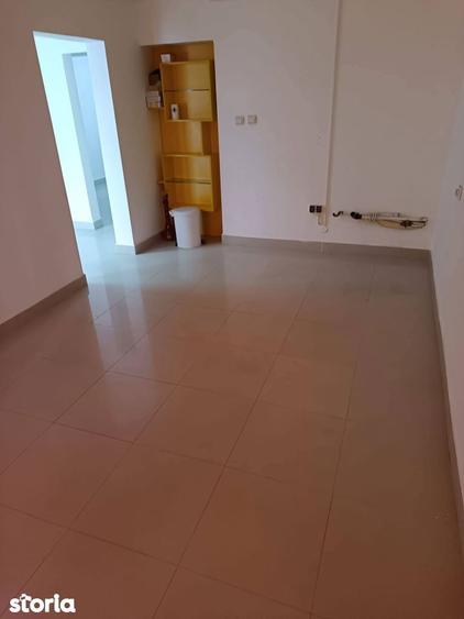 Apartament cu 3 camere în Burdujeni