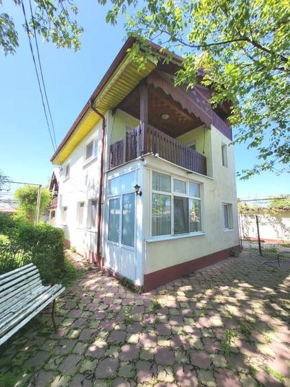 Casă individuală cu 6 camere cu Canalizare în Letea