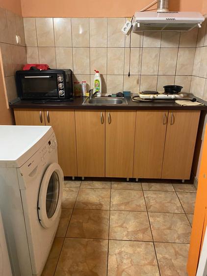 Garsonieră decomandată în Girocului