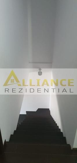 Apartament cu 5 camere decomandat, mobilat în Central