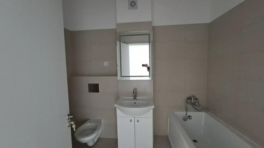 Apartament cu 3 camere decomandat în Theodor Pallady