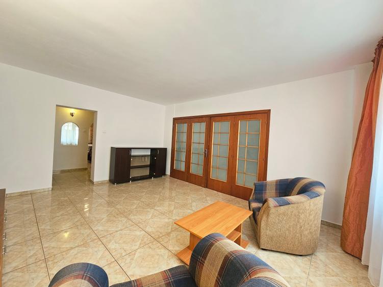 Apartament cu 3 camere decomandat, mobilat în Splaiul Unirii
