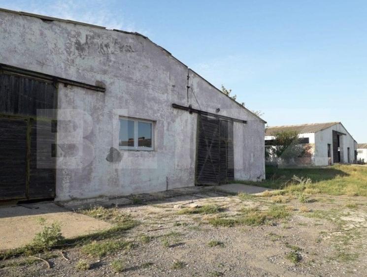 Teren Construcții intravilan de 950000 mp, în Exterior Nord