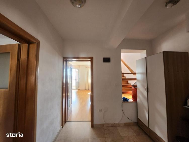 Apartament cu 4 camere decomandat în Craiovei