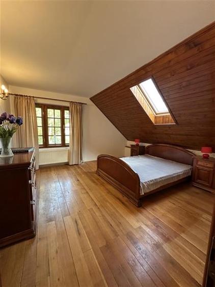 Casă individuală cu 4 camere cu Teren 600 Mp în Central