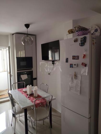 2 camere decomandat, 2/8, 62mp, anvelopat-Stirbei Voda-Berzei - 9
