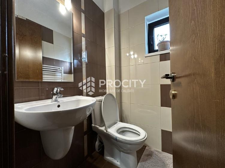 Duplex cu 5 camere cu Canalizare în Valea Lupului