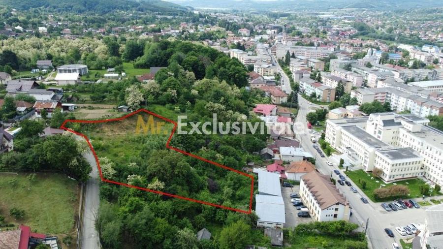 Teren de 3049 mp, în Central