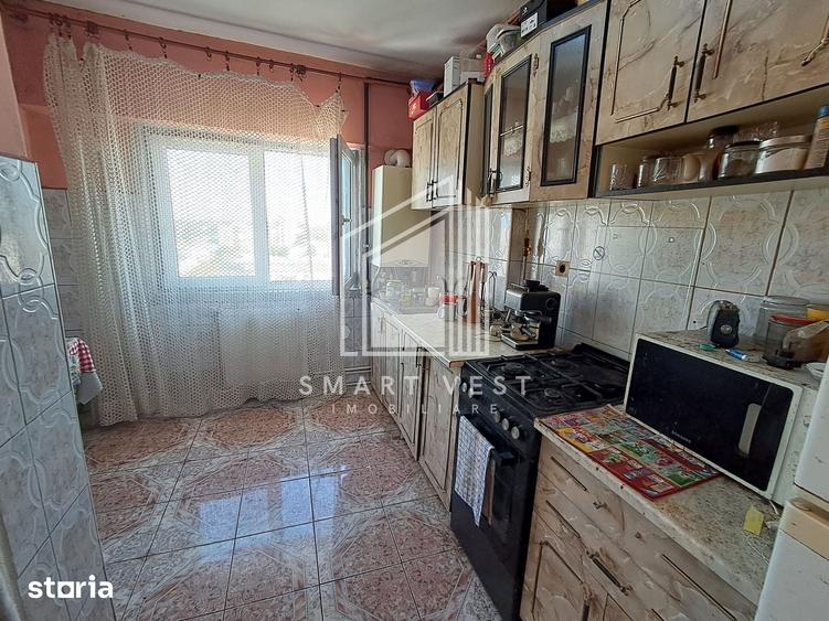 Apartament cu 4 camere decomandat în Micro 16