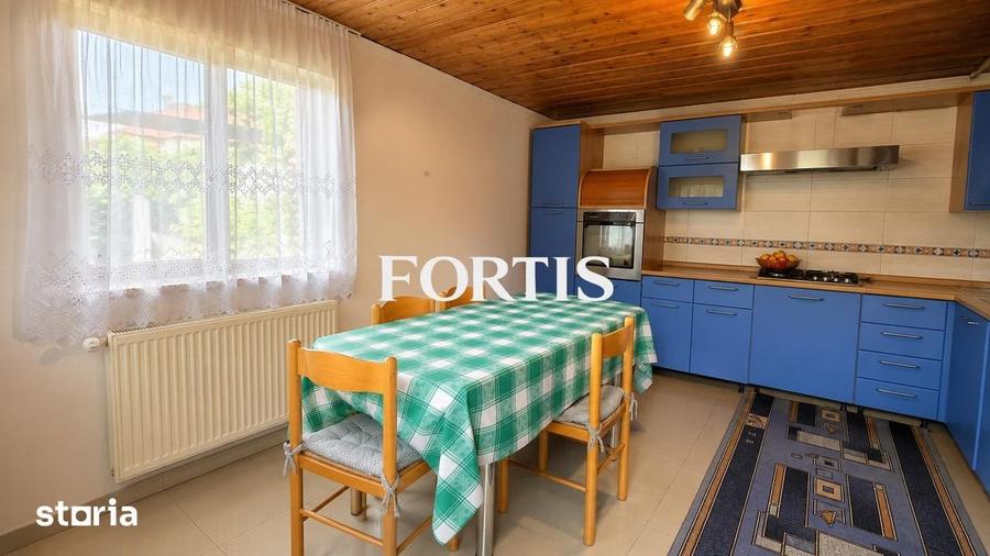 Casă cu 5 camere cu Teren 700 Mp în Central