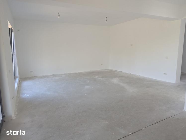 Casă cu 4 camere cu Teren 420 Mp în Crevedia