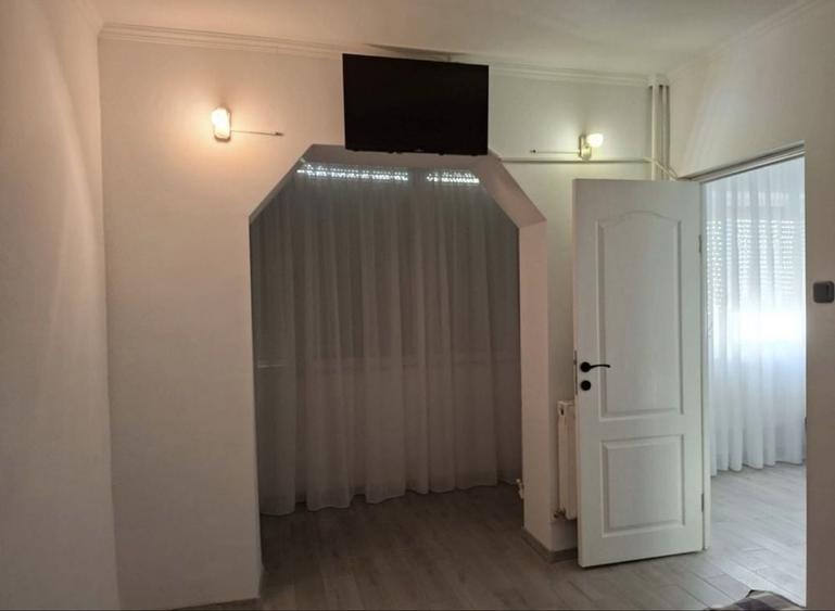 Vand apartament cu doua camere , zona Velenta - 4