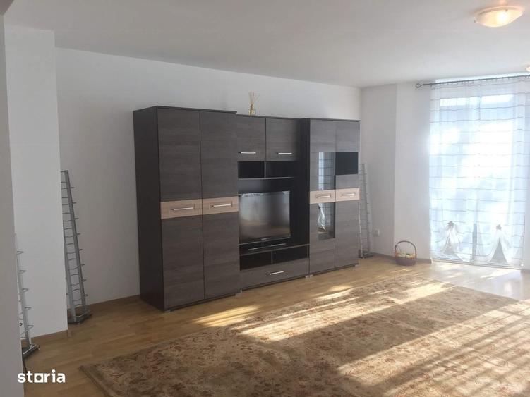 Casă cu 4 camere în Trei Stejari