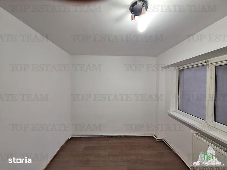 Apartament cu 3 camere decomandat în Obor
