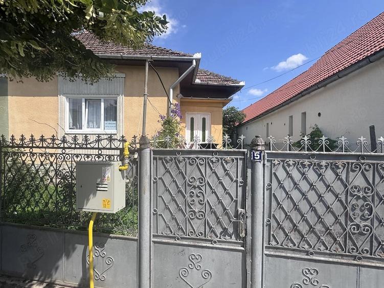 Casă cu 2 camere cu Teren 1162 Mp în Exterior Vest