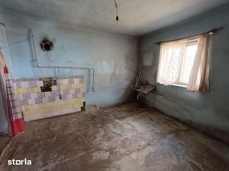 Casă cu 2 camere cu Teren 230 Mp în Central