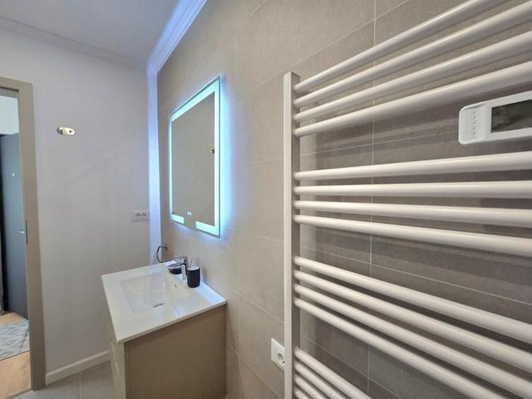 Apartament cu 3 camere în Victoriei