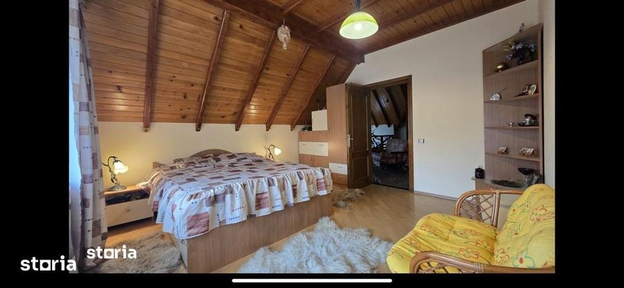 Casă cu 4 camere în Central
