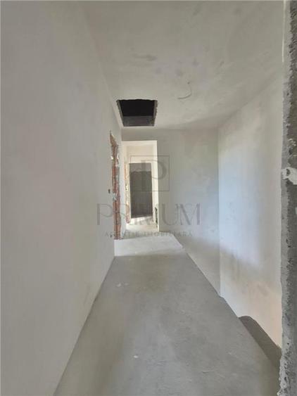 Duplex cu 5 camere cu Canalizare în Moșnița Nouă
