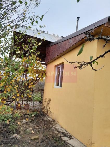 Casă individuală cu 3 camere cu Canalizare în Bărcănești
