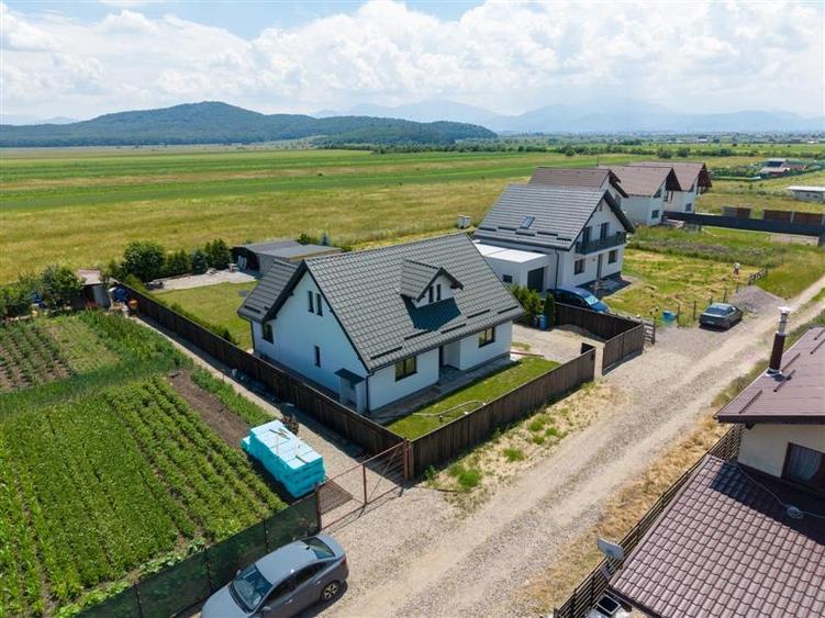 Casă individuală cu 4 camere cu Garaj în Bod