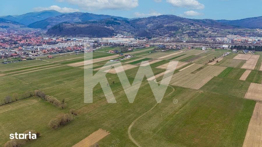 Teren de 1570 mp, în Plaiul Foii