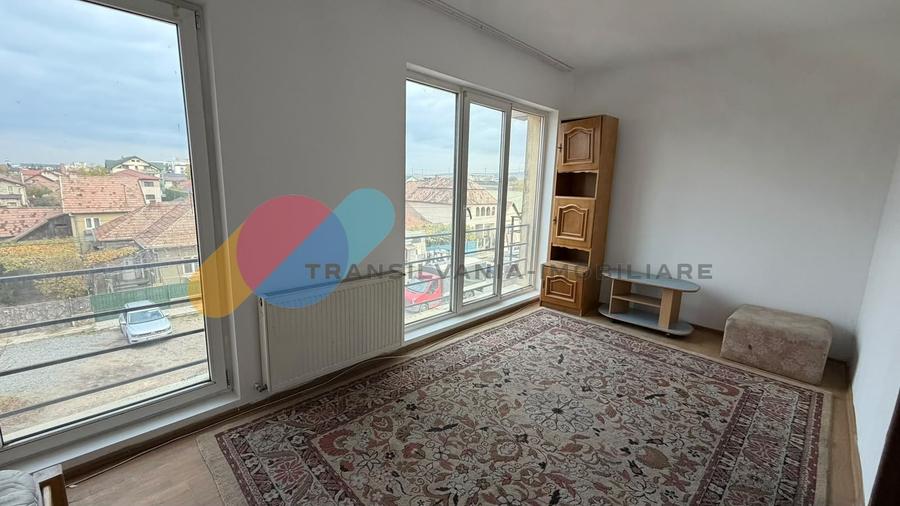 Apartament cu 3 camere semidecomandat în Someșeni