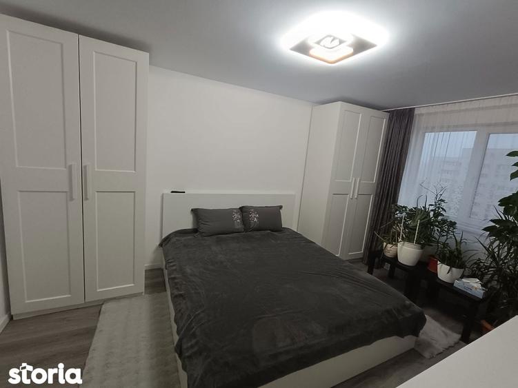 Apartament cu 3 camere, mobilat în Tei