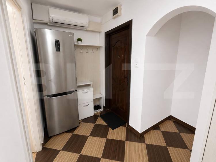 Apartament cu 2 camere decomandat, mobilat în Micro 12