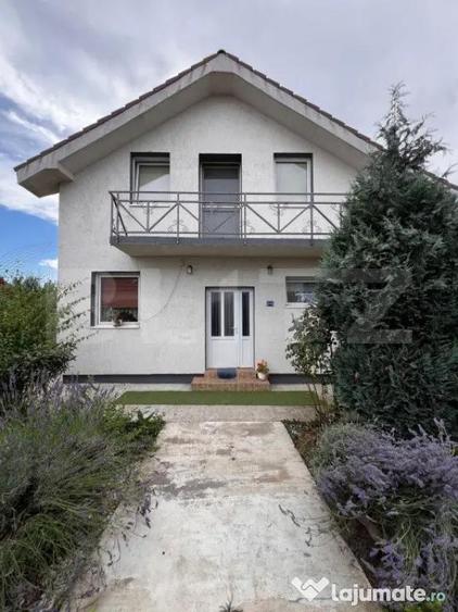 Casă cu 4 camere cu Teren 500 Mp în Central