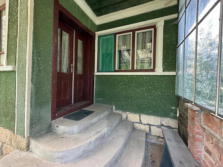 Casă cu Teren 6500 Mp în Dretea