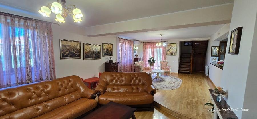 Casă cu 5 camere cu Teren 860 Mp în Central