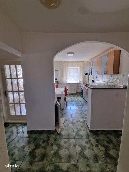 Apartament cu 3 camere în Vasile Aaron