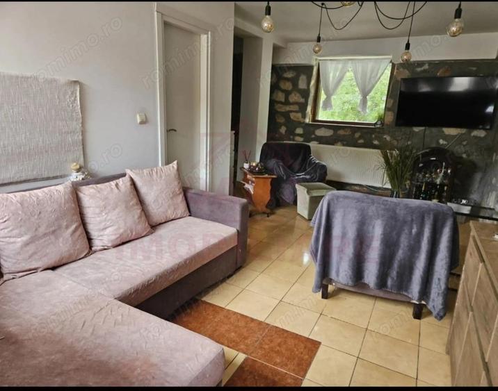 Casă cu Teren 440 Mp în Poiana