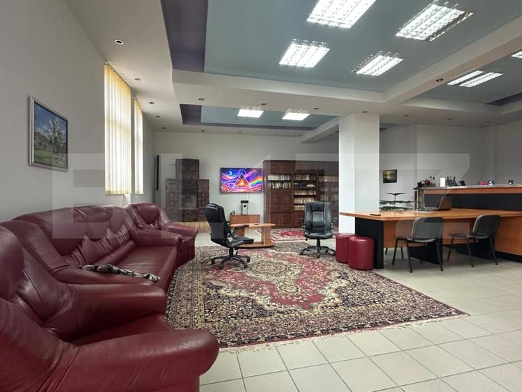 Casă individuală cu 7 camere cu Canalizare în Moieciu de Jos