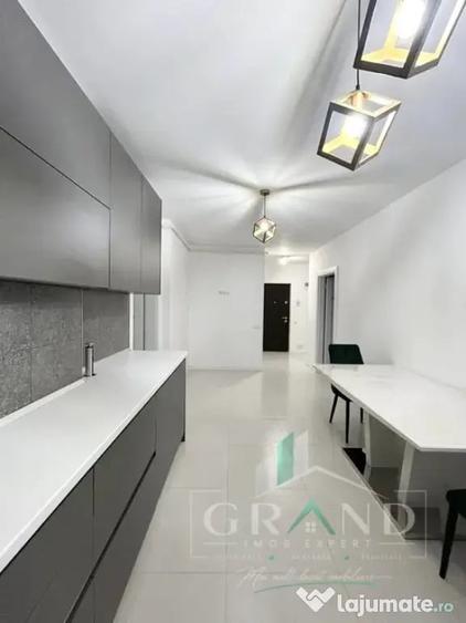 Apartament cu 3 camere semidecomandat în Florești