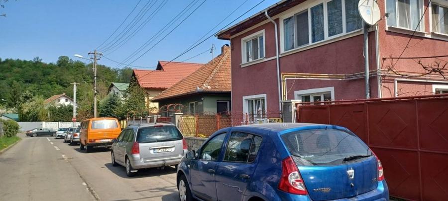 Casă cu 6 camere cu Teren 400 Mp în Noua